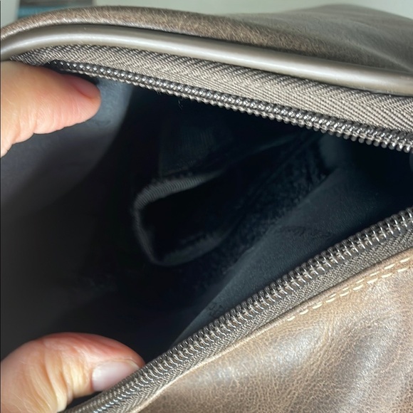 Vintage Brown Leather Shoulder Bag with Stud Accents - Picture 8 of 12